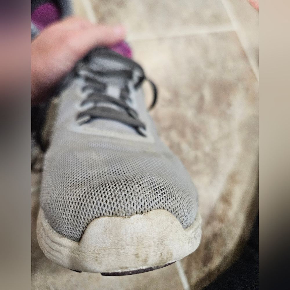 Nike shoes - Picture 6 of 16